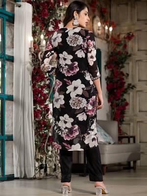 V-Neck Mirror & Sequins Embellished Kurta Set 4