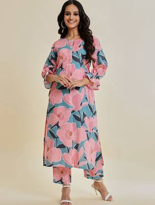 Floral Printed Straight Woolen Kurta with Trousers 1