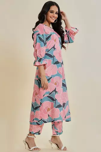 Floral Printed Straight Woolen Kurta with Trousers