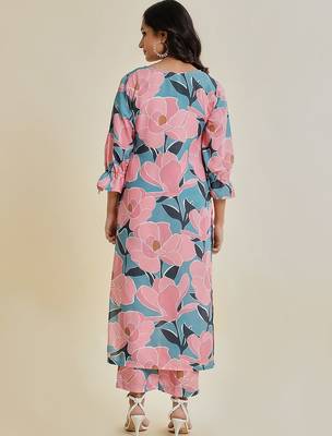 Floral Printed Straight Woolen Kurta with Trousers 5