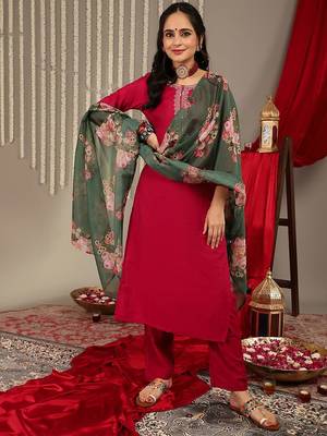Thread Work Detail Straight Kurta & Trousers With Dupatta 1