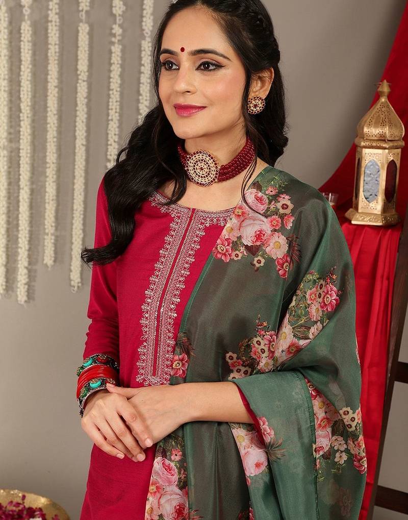Thread Work Detail Straight Kurta & Trousers With Dupatta