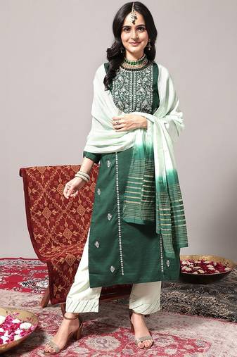 Ethnic Motifs Embroidered Thread work Straight Kurta & Trousers With Dupatta