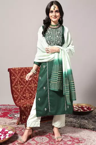 Ethnic Motifs Embroidered Thread work Straight Kurta & Trousers With Dupatta