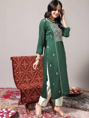 Ethnic Motifs Embroidered Thread work Straight Kurta & Trousers With Dupatta 4