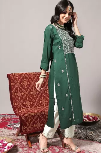 Ethnic Motifs Embroidered Thread work Straight Kurta & Trousers With Dupatta