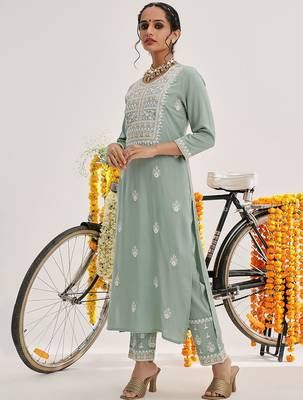Sea Green Floral Embroidered Thread Work Straight Kurta With Trousers & Dupatta 6
