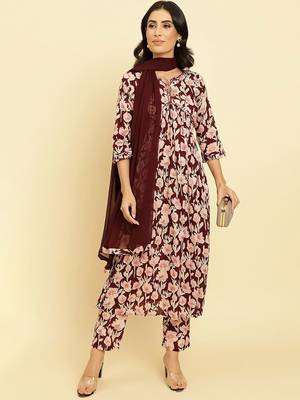 Floral Printed Pure Cotton Kurta With Trousers & Dupatta 7