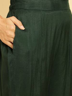 Floral Embroidered Beads & Stones Kurta With Trousers & Dupatta 3