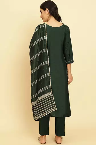 Floral Embroidered Beads & Stones Kurta With Trousers & Dupatta
