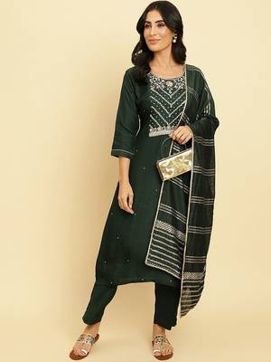 Floral Embroidered Beads & Stones Kurta With Trousers & Dupatta 7