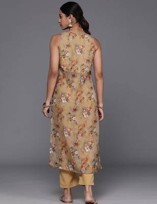Floral Printed High Slit Fusion Kurta with Trousers 5