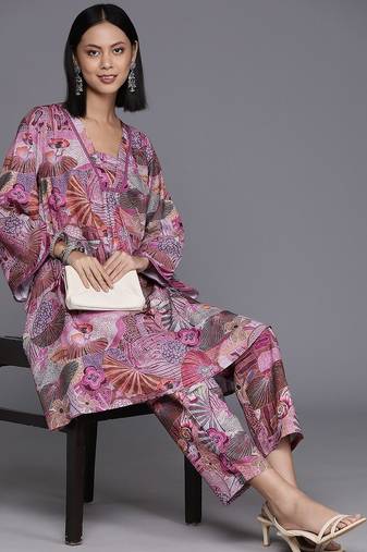 Women Printed Regular Kurta with Trousers