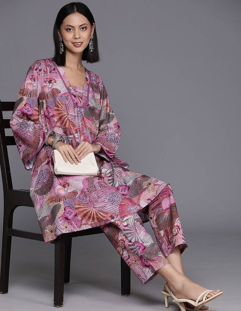 Women Printed Regular Kurta with Trousers