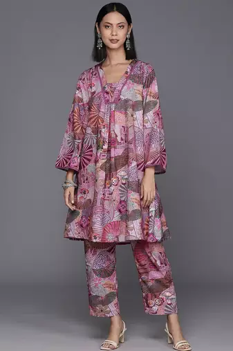 Women Printed Regular Kurta with Trousers