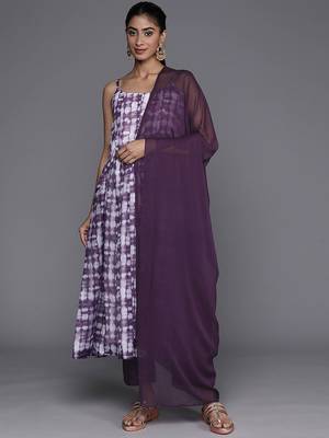 Printed Chanderi Silk Kurta with Trousers & Dupatta 1