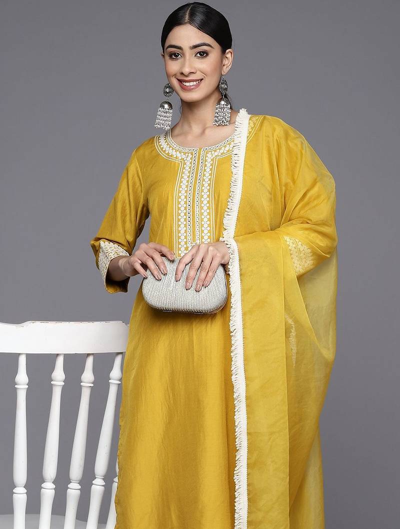 Women Ethnic Motifs Embroidered Thread Work Kurta with Trousers & With Dupatta