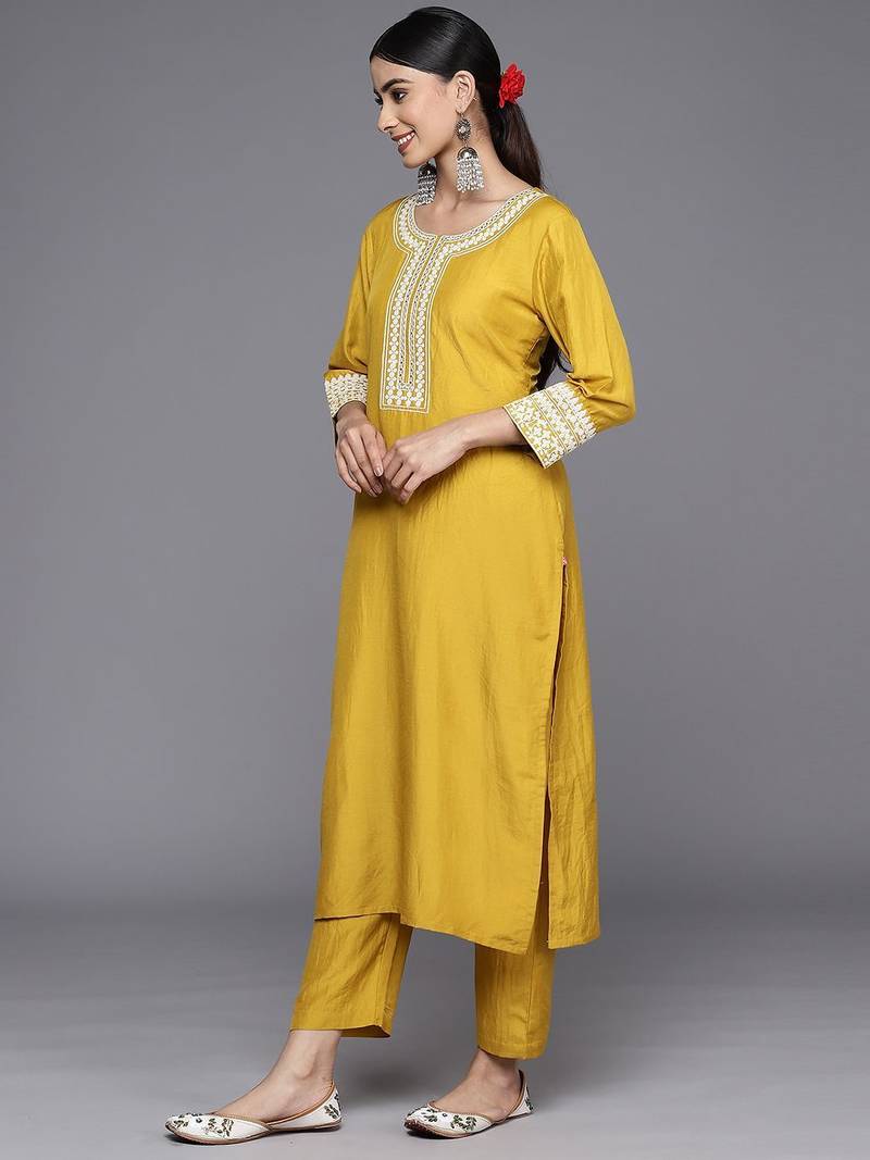 Women Ethnic Motifs Embroidered Thread Work Kurta with Trousers & With Dupatta