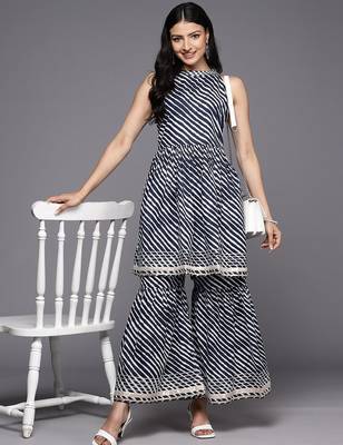 Leheriya Dyed Gotta Patti Kurti With Sharara 6