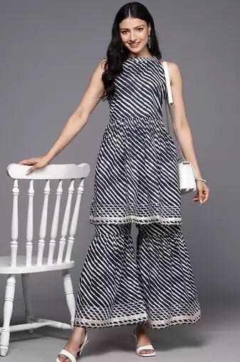 Leheriya Dyed Gotta Patti Kurti With Sharara