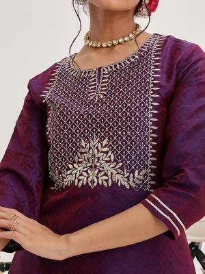 Women Ethnic Motifs Embroidered Gotta Patti Kurta Set 2