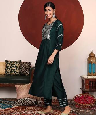 Women Green Yoke Design Mirror Work Kurta with Trousers & Dupatta 5