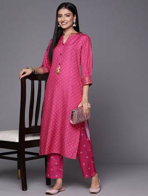 Women Pink Bandhani Printed Sequinned Kurta with Trousers 6