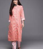 Women Coral Bandhani Printed Kurta with Trousers