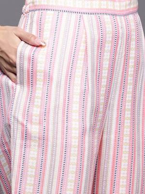Women Coral Bandhani Printed Kurta with Trousers 3