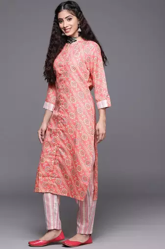 Women Coral Bandhani Printed Kurta with Trousers