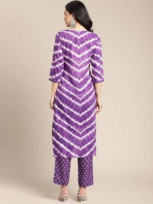 Women Violet Printed Panelled Kurta with Trousers 6