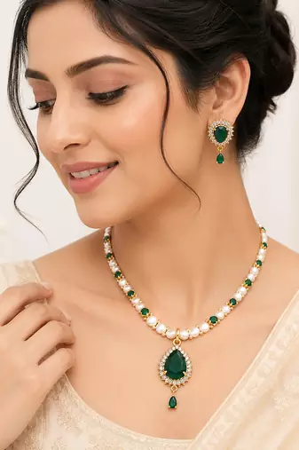 Pearl & emerald green stone necklace & earrings jewellery set gold-tone finish, teardrop pendant, freshwater pearls.