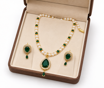 Pearl & emerald green stone necklace & earrings jewellery set gold-tone finish, teardrop pendant, freshwater pearls. 2