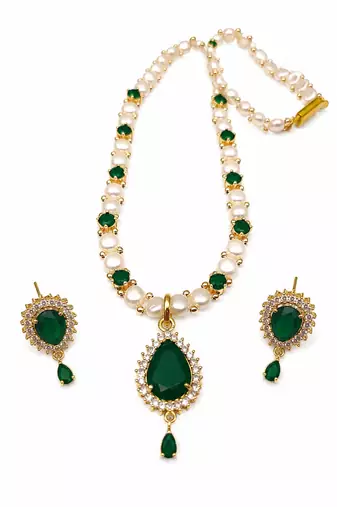 Pearl & emerald green stone necklace & earrings jewellery set gold-tone finish, teardrop pendant, freshwater pearls.