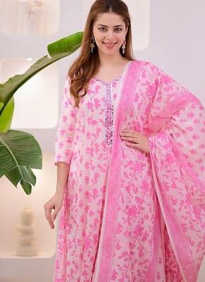 Floral Embroidered Pure Cotton V Neck Kurta Trouser & Dupatta Set 3