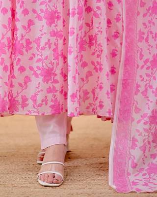 Floral Embroidered Pure Cotton V Neck Kurta Trouser & Dupatta Set 4
