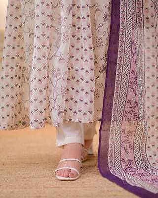 Floral Embroidered Pure Cotton V Neck Kurta Trouser & Dupatta Set 4