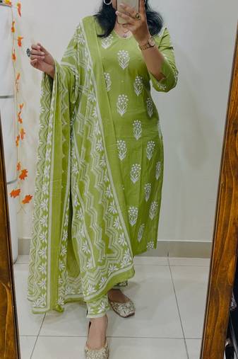 Floral Printed Pure Cotton V Neck Kurta Trouser & Dupatta Set