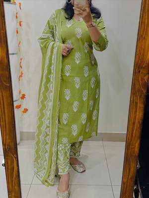 Floral Printed Pure Cotton V Neck Kurta Trouser & Dupatta Set 2