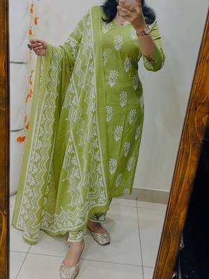 Floral Printed Pure Cotton V Neck Kurta Trouser & Dupatta Set 4