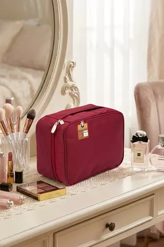 Cosmetic makeup kit storage toiletry travel accessories bag for jewellery vanity travel organizer adjustable maroon