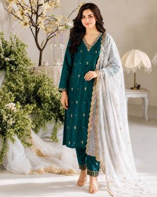 Teal silk blend embroidered kurta set 1