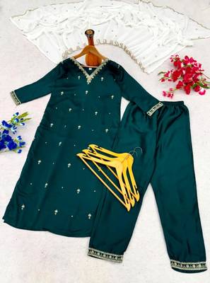 Teal silk blend embroidered kurta set 2