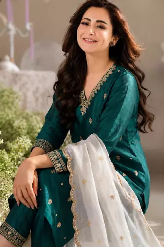 Teal silk blend embroidered kurta set