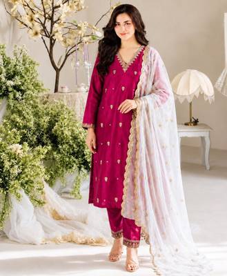 Rani-pink silk blend embroidered kurta set 2