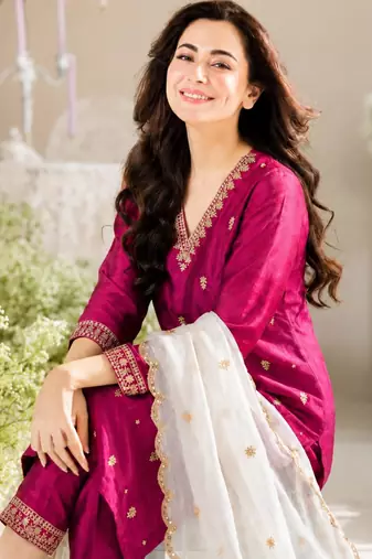 Rani-pink silk blend embroidered kurta set