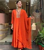 Orange silk blend embroidered kurta set