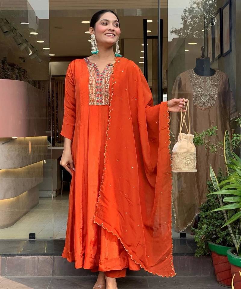 Orange silk blend embroidered kurta set