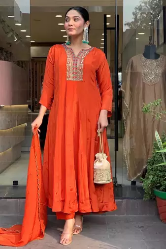 Orange silk blend embroidered kurta set