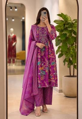 Purple silk blend printed kurta set 2